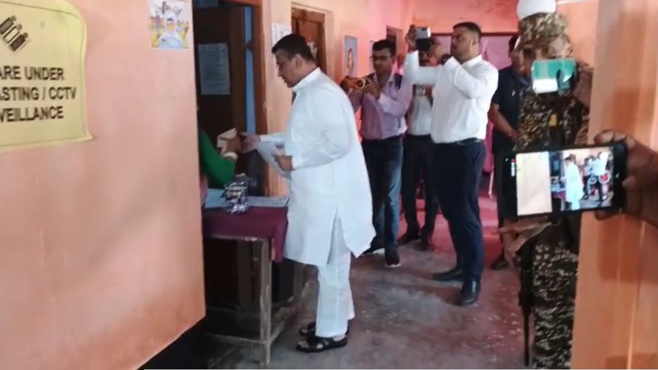 Nandigram Bypoll: “নন্দীগ্রামের ভোটারই থাকব!” ভোট দিয়ে হুমায়ুন কাণ্ডে কড়া বার্তা মুখ্যমন্ত্রী শুভেন্দু অধিকারীর!