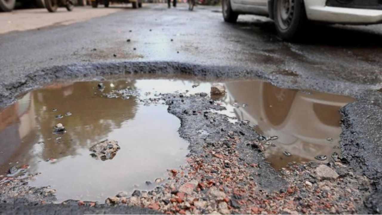  Road Repair: পুজোর আগেই ভাঙা রাস্তা নিয়ে বড় চমক! এবার এক ক্লিকেই সুরাহা, সরকারি কাজের নজরদারিতে নতুন অ্যাপ