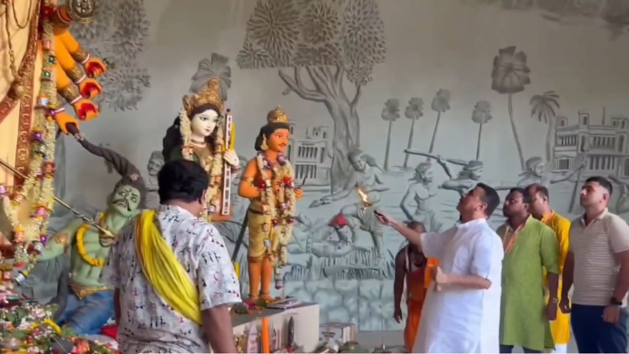 Suvendu Adhikari: 'আমি নাস্তিক নই, হিন্দুর ছেলে!' অষ্টমীর মহা অঞ্জলি দিয়ে কমিউনিস্টদের 'ছারপোকা' কটাক্ষ মুখ্যমন্ত্রীর, তোলপাড় রাজ্য রাজনীতি!
