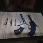 ঝাড়খণ্ড থেকে অস্ত্র পাচার সামশেরগঞ্জে! পুলিশের জালে ২ কারবারি, উদ্ধার পাইপগান ও কার্তুজ