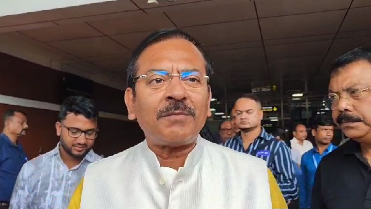 ভোটের আবহে তড়িঘড়ি এম আর বাঙুরে মন্ত্রী অরূপ বিশ্বাস! কী এমন ঘটল টালিগঞ্জের প্রার্থীর?