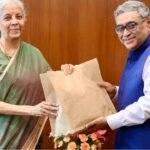 দিল্লির জোড়া বৈঠকের পর জোর জল্পনা, নতুন সরকারের প্রথম বাজেটে থাকছে কি বড় চমক?