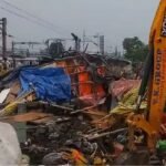 সাতসকালে টিকিয়াপাড়ায় রণক্ষেত্র পরিস্থিতি, বুলডোজার দিয়ে গুঁড়িয়ে দেওয়া হলো ১০০টি ঝুপড়ি-দোকান!