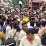 হাজরায় ধুন্ধুমার! কালীঘাট তৃণমূলের মিছিলে ধেয়ে এল ‘চোর’ স্লোগান, লাউডস্পিকারে বাজল ‘মাছ চোর’ গানও