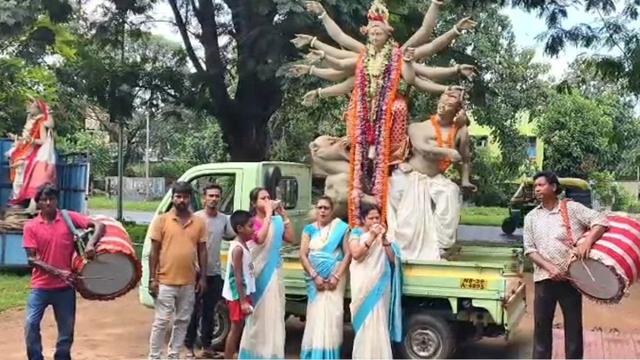 জগন্নাথের রথ বেরোতেই বেজে উঠল আগমনী ঢাক , আগাম পুজোর আবহে ভাসছে দুর্গাপুর