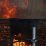 ছুটির দুপুরে ঘন কালো ধোঁয়ায় ঢাকল আকাশ! চিৎপুরের রাসায়নিক গুদামে দাউদাউ আগুন